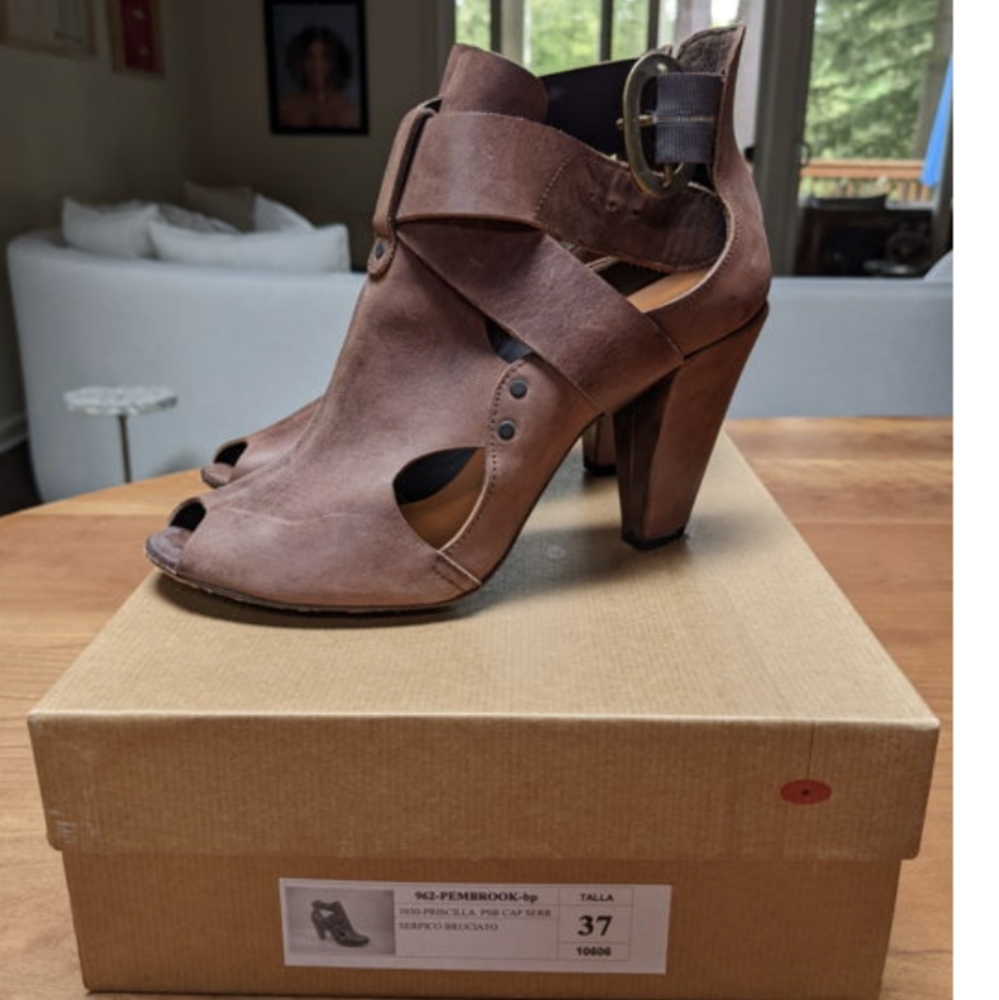 DONATED! Coclico Pembrook Heeled Sandals
